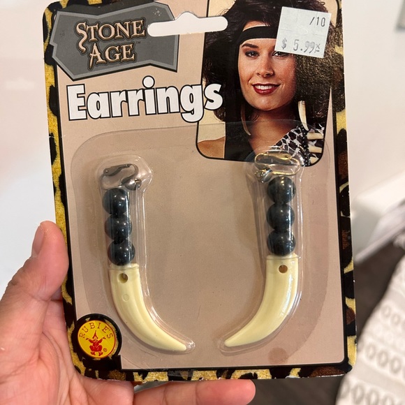 Leg Avenue Cave Girl Halloween Costume - Picture 6 of 6